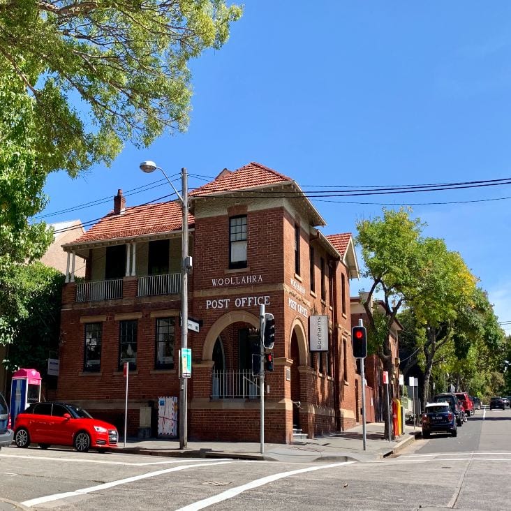 https://upload.wikimedia.org/wikipedia/commons/a/a0/Former_Woollahra_Post_Office%2C_New_South_Wales_01.jpg